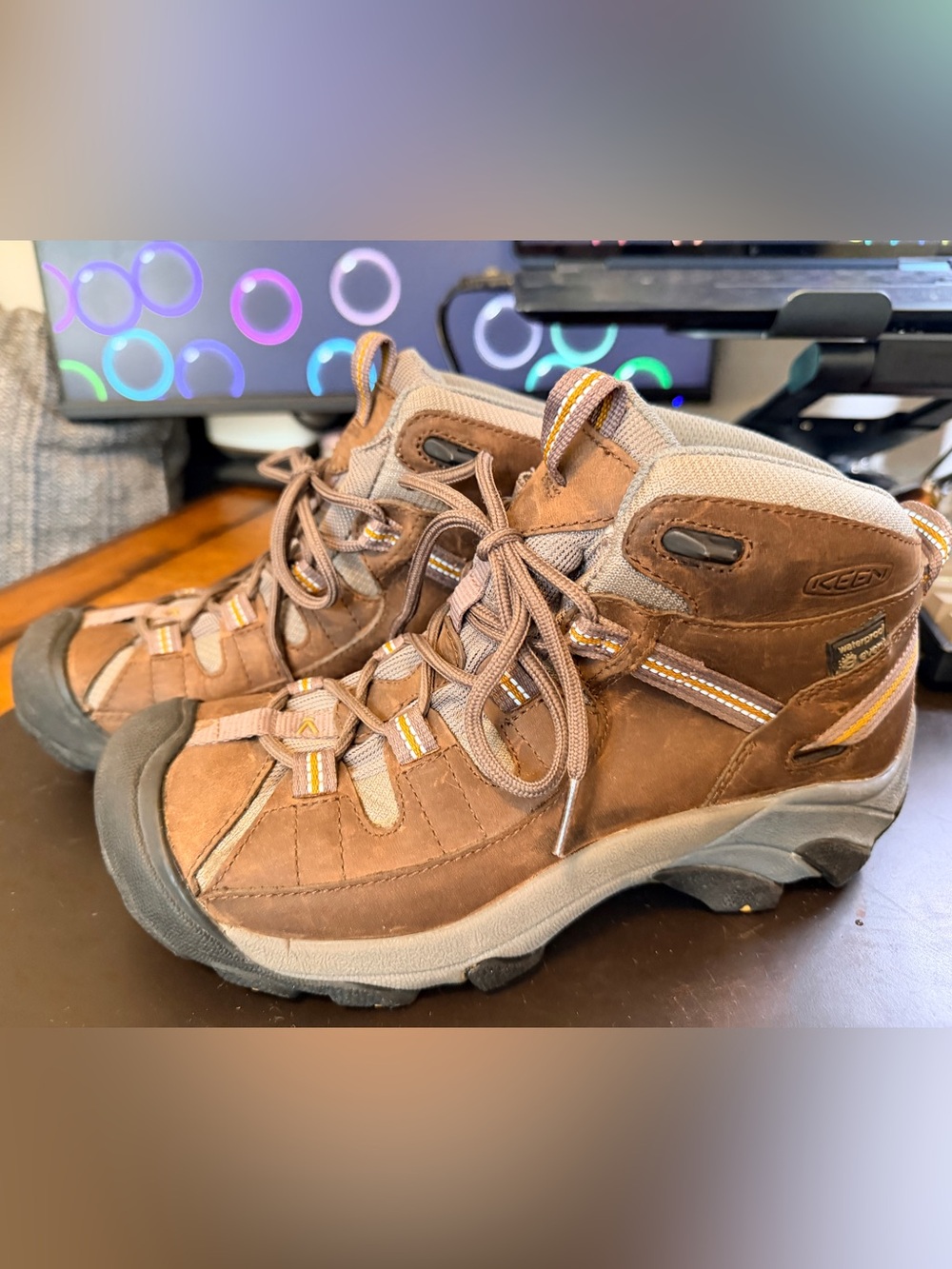 Keen Leather & Textile Upper & Sturdy Rugged Traction Soles Lace-Up Boots